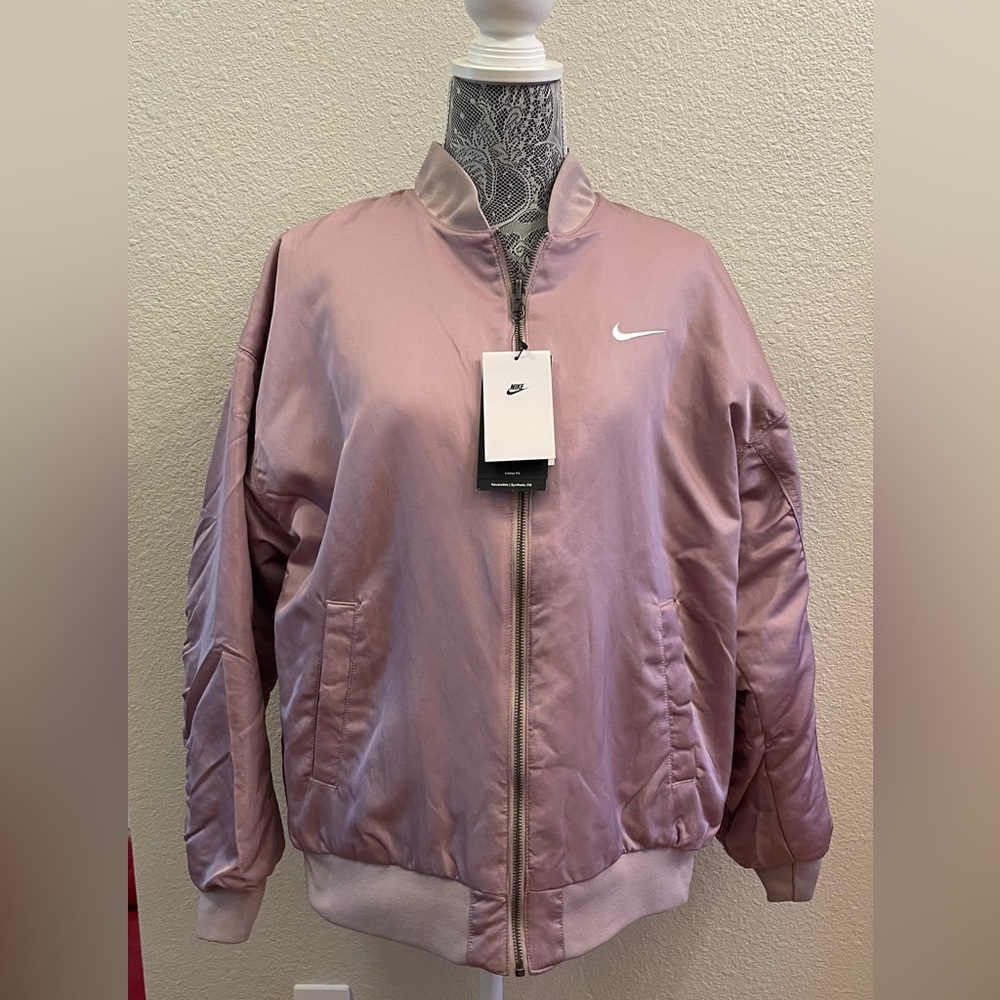 Wmn’s Nike Reversible Bomber Jacket Large